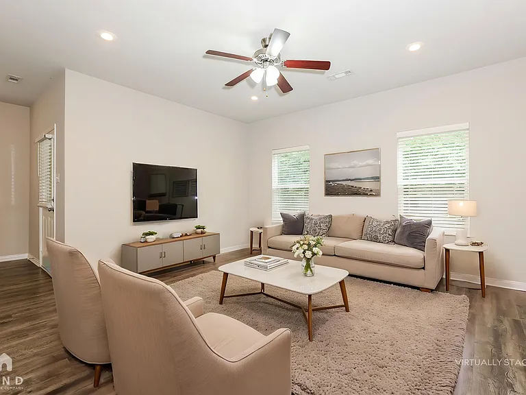 2240 Mary Alice Dr — Photo 2
