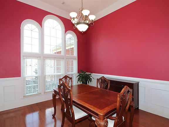 4th image of 124 Springcrest Way