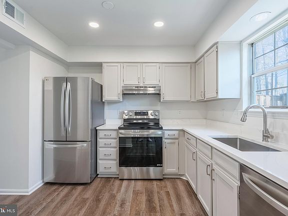 5th image of 14808 Millicent Ct