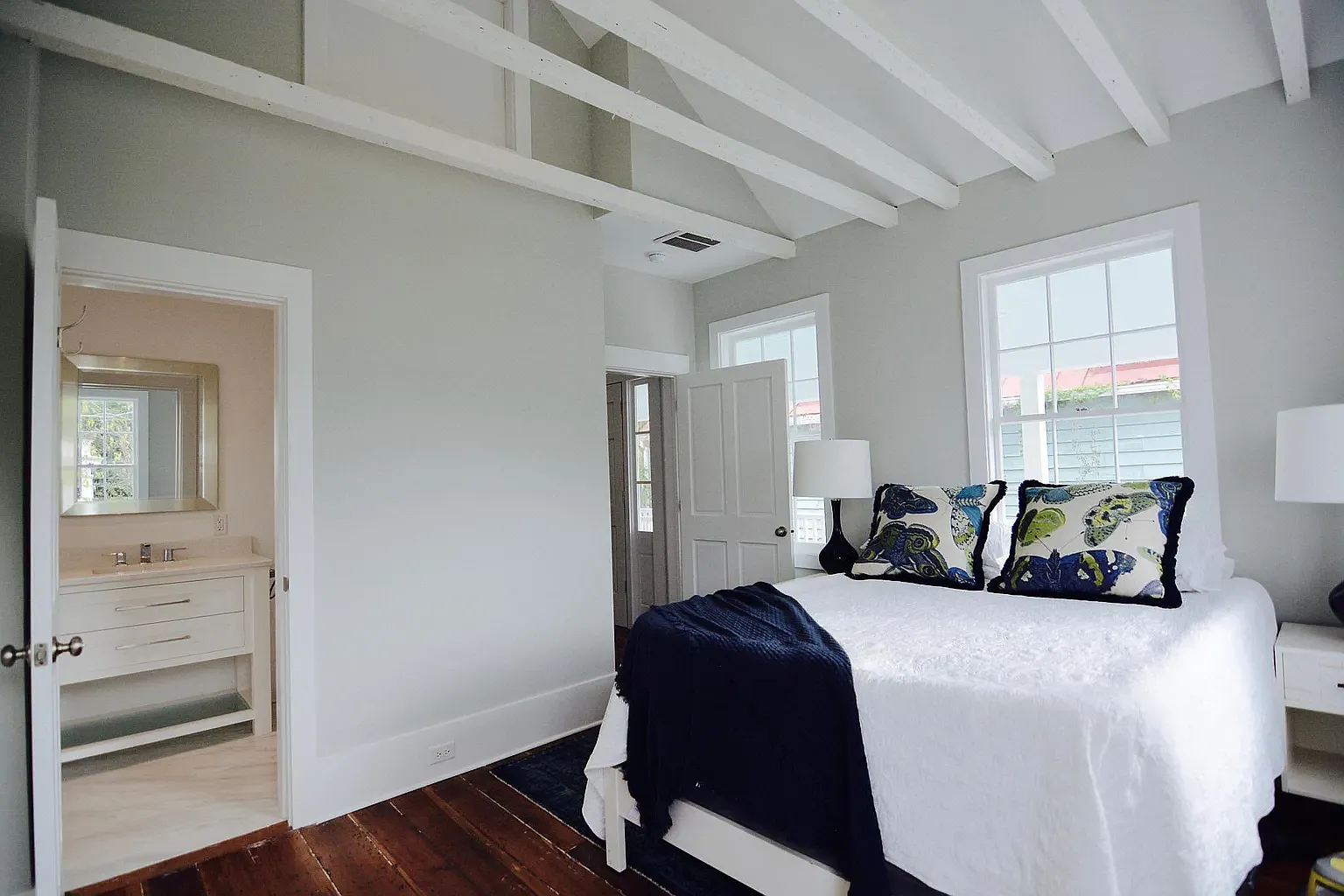 3 bed, 2.5 bath, 1652 sqft, $5,850 — Photo 3