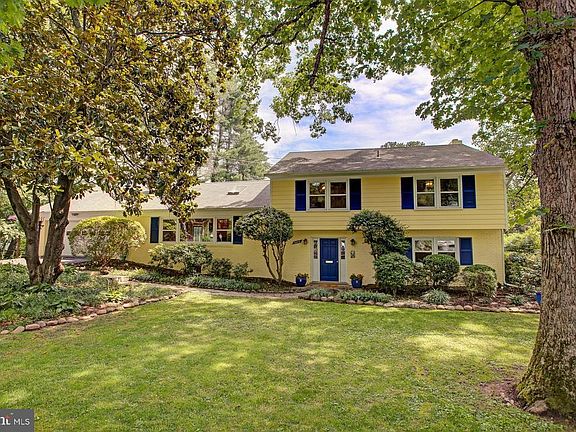 5th image of 6213 Waterway Dr