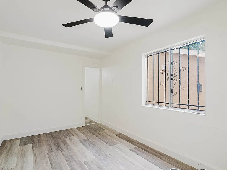 5257 Fountain Ave — Photo 16