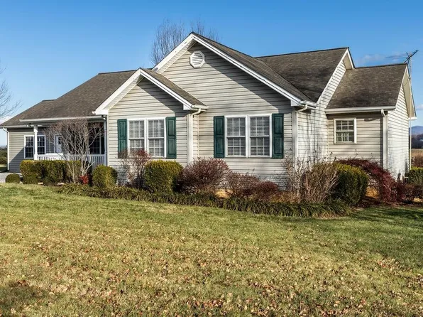 11 Early Vista Ln, Staunton, VA 24401