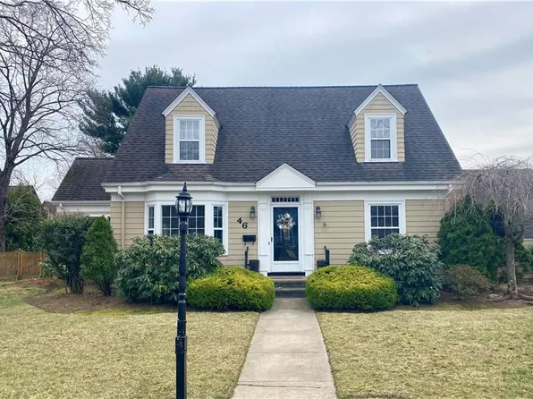 46 N Country Club Dr, Warwick, RI 02888
