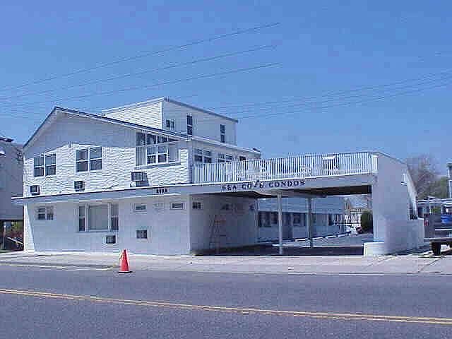 condo complex, walk to Wawa, CVS, resturants and more