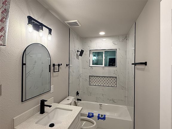 4th image of 5238 Pease St #1