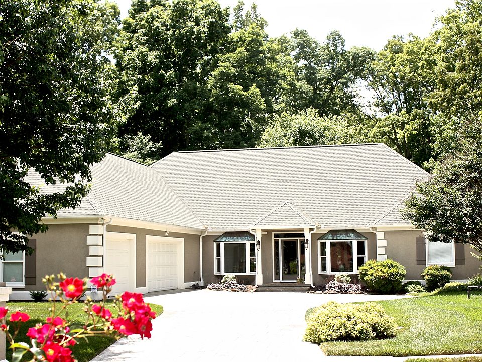 1st image of 209 Oak Chase Blvd