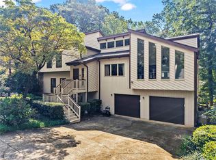 1563 Sandpoint Dr NE, Roswell, GA 30075