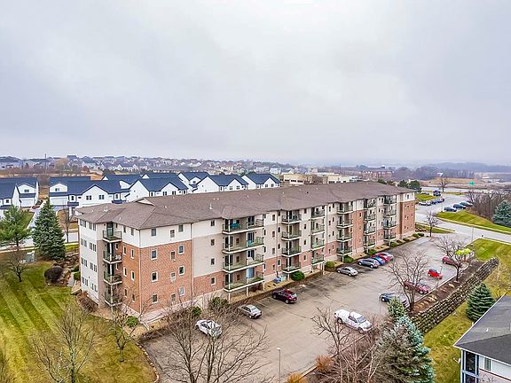 5th image of 102 Prairie Heights Dr APT 217