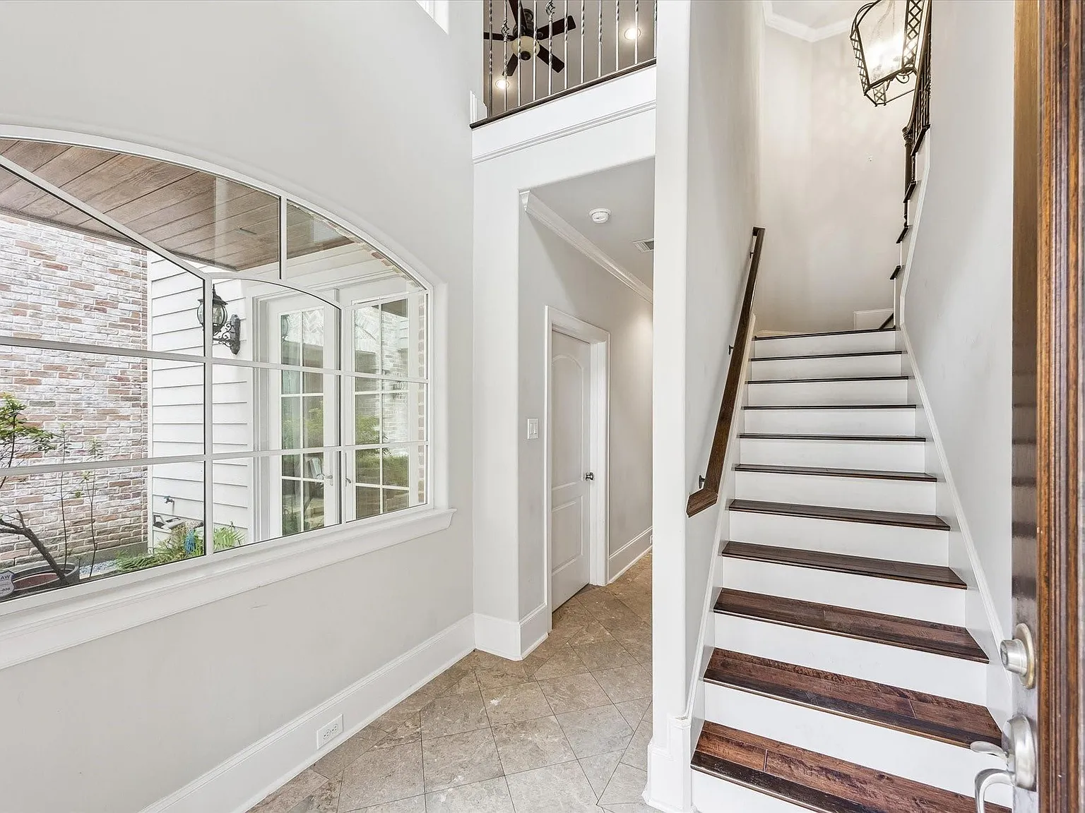 3 bed, 3.5 bath, 3012 sqft, $2,800 — Photo 3