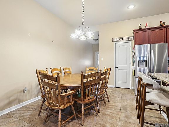 4th image of 7108 Rue St