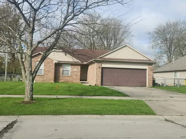 51819 Kings Pointe Dr, New Baltimore, MI 48047
