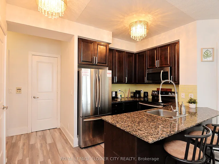 330 Burnhamthorpe Rd W #1902 — Photo 13