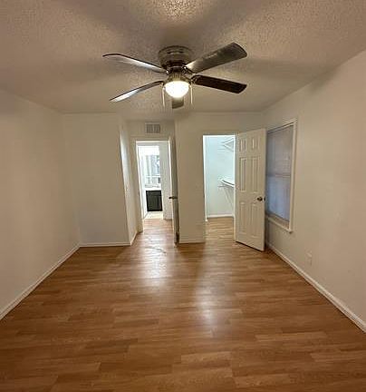 3rd image of 2727 Virginia Cir #11091623