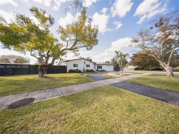 10880 SW 120th St, Miami, FL 33176