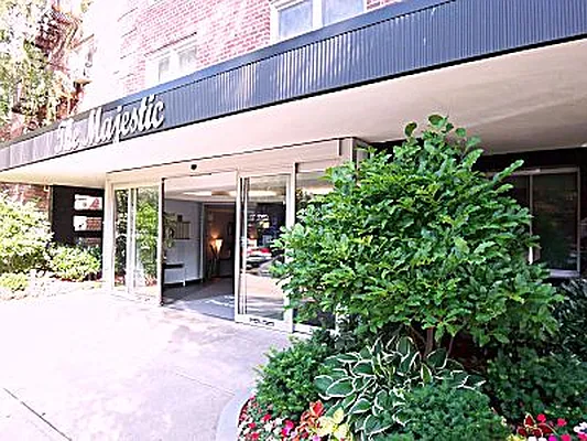 Sold by Anna Pinto Realty | media 50