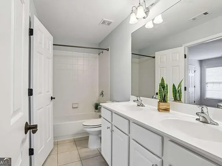 810 Freedom Way — Photo 39