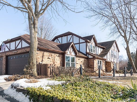 2nd image of 1100 Robinhood Dr