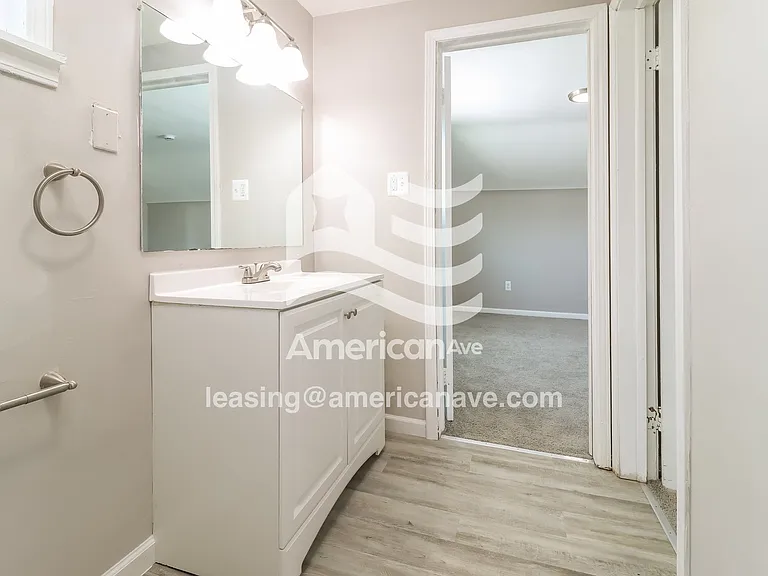 1477572_011_bathroom_12.jpg