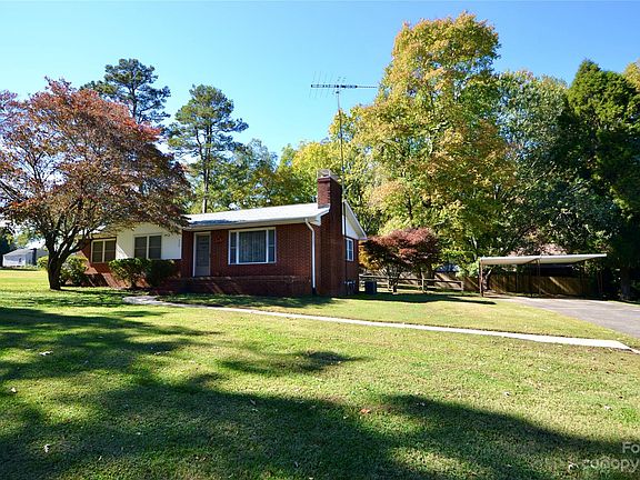 4th image of 230 Hannah Ave