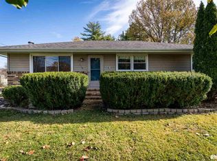 116 N Hawthorne Ave, East Peoria, IL 61611