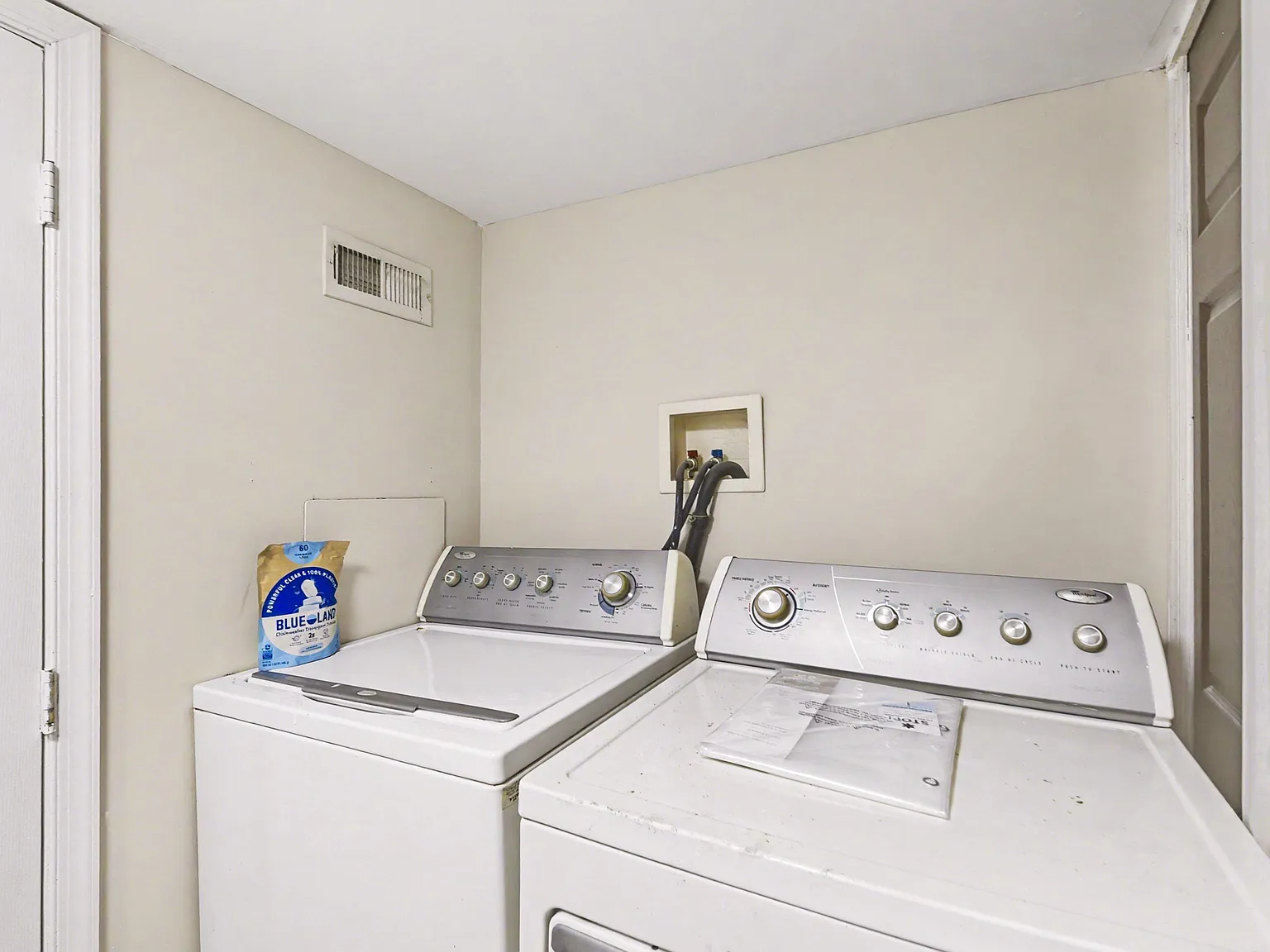 4 bed, 2.0 bath, 1520 sqft, $754 — Photo 4