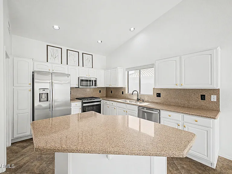16110 W Vale Dr — Photo 11