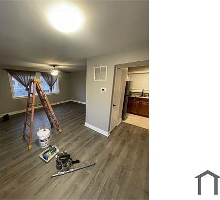 4th image of 7915 S Wood St #2R