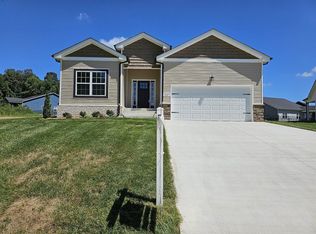 1037 Berry Bnd, Clarksville, TN 37043