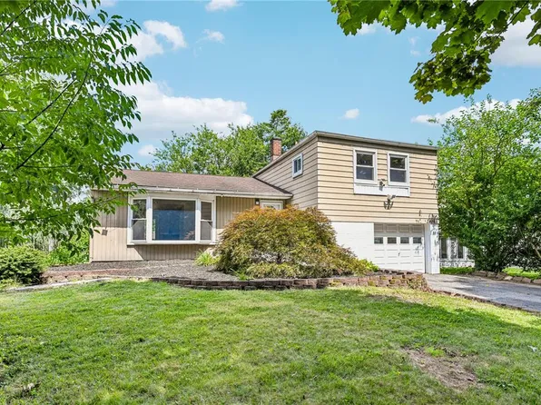 2428 Nottingham Rd, Bethlehem, PA 18017