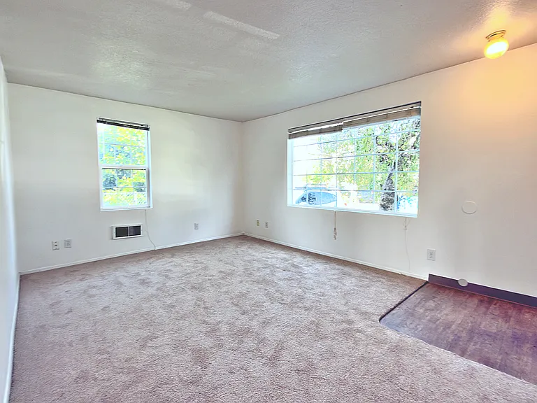 905 NE 94th Ave — Photo 11