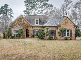 14897 Fairview Rd, Byhalia, MS 38611