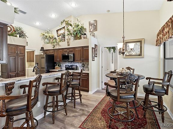 4th image of 1 Linder St