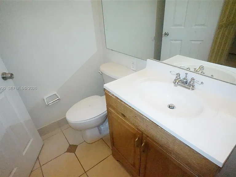 3650 Inverrary Dr #1M — Photo 16