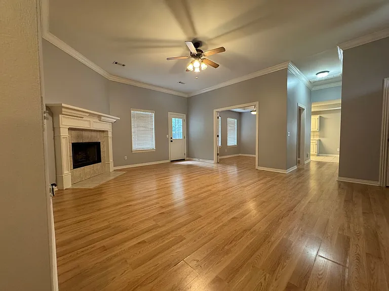 4905 Hawthorne Way — Photo 5