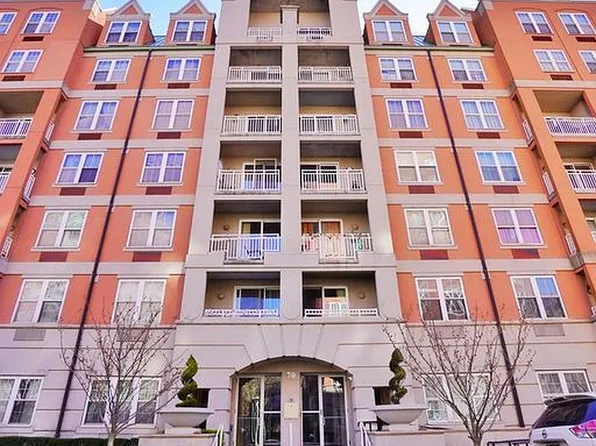 70 Oceana Dr W Ph 1b, Brooklyn, NY 11235