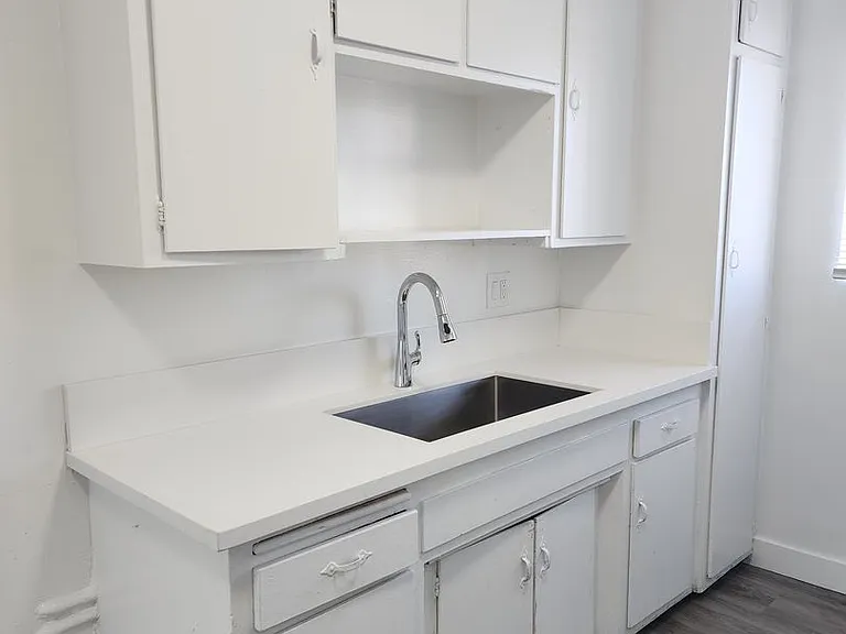1033 W 253rd St #6 — Photo 3