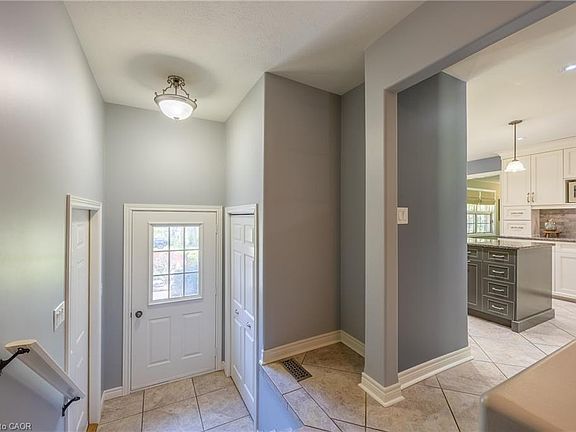 4th image of 1 Bostwick Cres