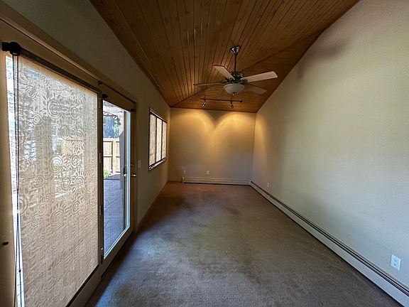 3rd image of 1834 S Hawthorne Park Dr