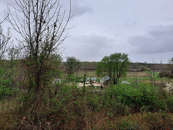 3rd image of 7040 N Mississippi River Rd