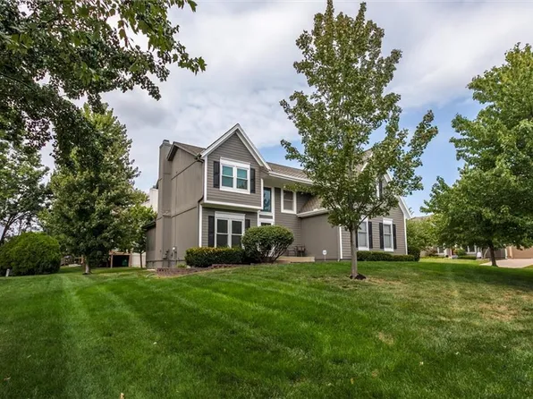 12754 Woodward St, Overland Park, KS 66213