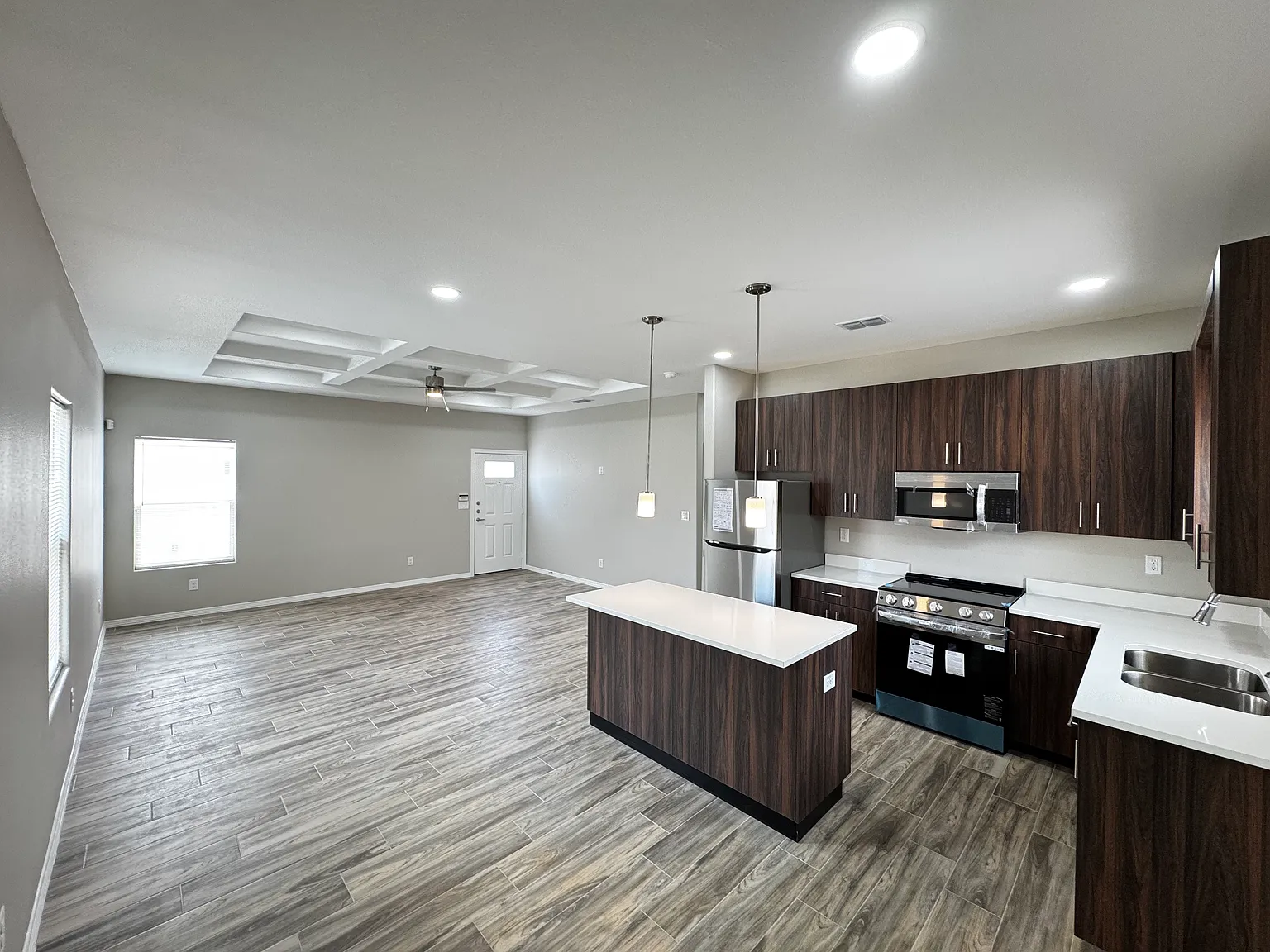 3 bed, 1148 sqft, $1,395 — Photo 2