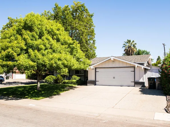 8201 Lake Forest Dr, Sacramento, CA 95826