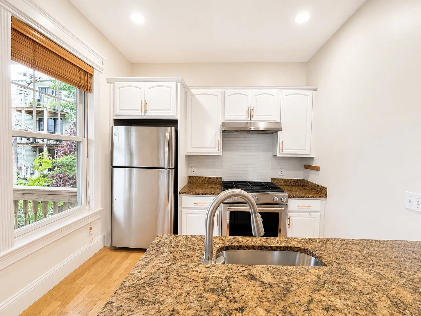 1 bed, 712 sqft, $2,850 — Photo 2