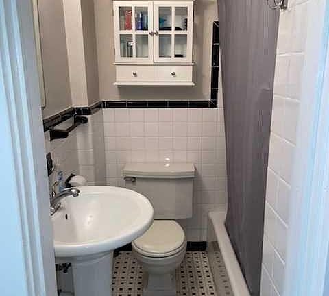 3rd image of 68 Magnolia Ave #5