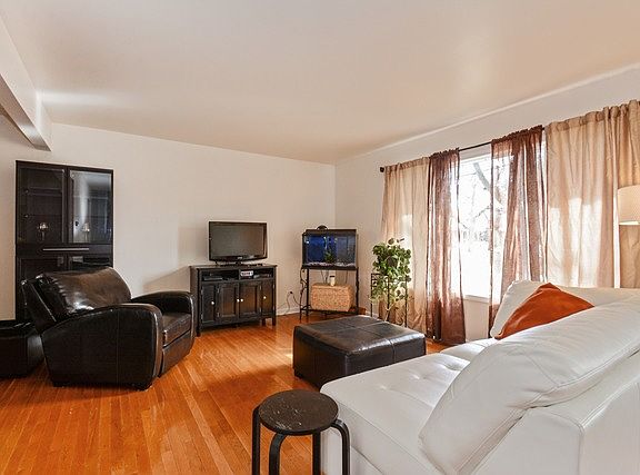 3rd image of 59 E Eureka Dr