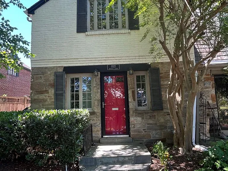 1322 Michigan Ave — Photo 1