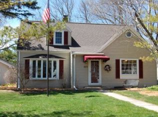2231 N 119th St, Wauwatosa, WI 53226