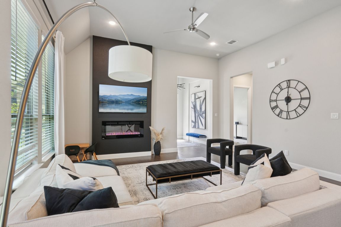 next background image