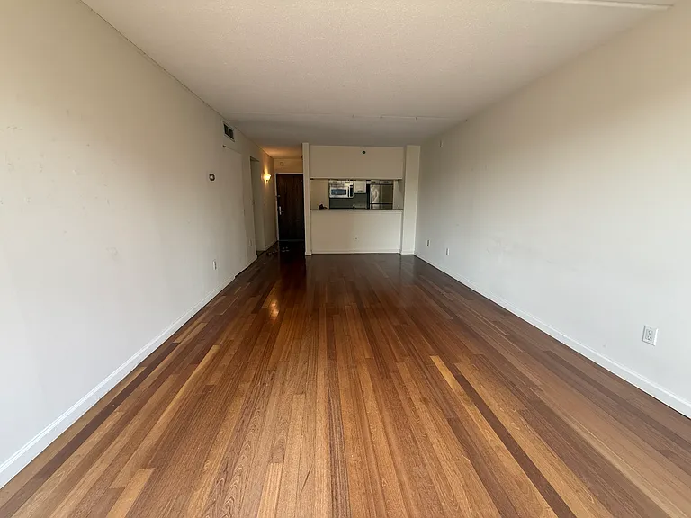 4 Martine Ave #510 — Photo 8